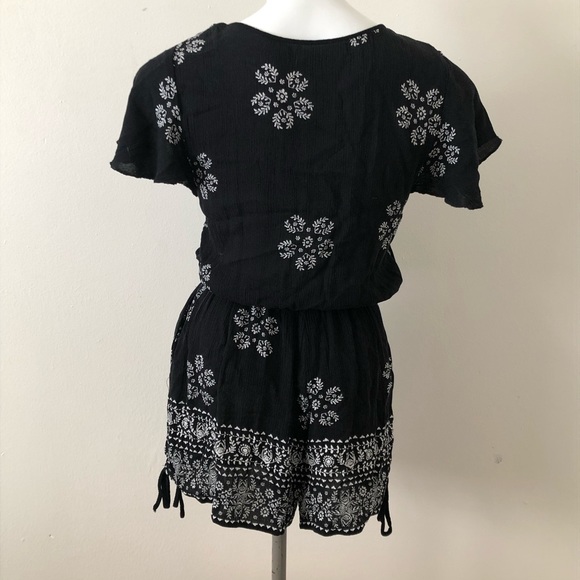 Band of Gypsies Boho Black and White Romper Size Small - Picture 6 of 7
